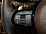【ステアリングリモコン】ステアリングにオーディオ調節可能なスイッチが装備されていますので運転中でも視線をそらさずにオーディオの調節が可能です!