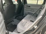 ドライバーの視界を妨げない、広々とした車内空間です。操作性にも優れており、快適なドライブをサポートします。