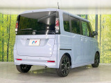 高透明度のガラス皮膜で撥水はもちろん、上質なツヤ・光沢を実現。紫外線や酸性雨から大切な愛車を保護し、色あせ・劣化を防止。「弾スプラッシュコート」、「弾プリミッサコート」からお選びいただけます。