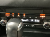 フロント両席にはシートヒーターが付いています!寒い日に便利な装備ですね。