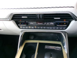 オートエアコンは温度調節のみで快適です!運転に集中できます!