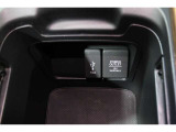 スマートフォンなどの音楽再生が可能なUSB接続ジャック装備車両です♪♪♪