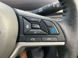 プロパイロットは、自動車専用道路のロングドライブや渋滞走行でもアクセル、ハンドル、ブレーキの操作を車がアシスト。走りにゆとりと自信をもたらします。