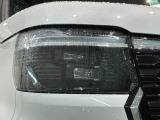 LEDヘッドライトは、点灯の瞬間から最大光量を発揮し、突然暗くなるトンネルなどでの安定感を高めます。