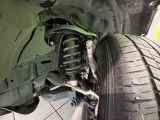 お車を安心してお乗りいただく為には、足回りの定期点検が欠かせません。サービスサポート(有償保証)では無料点検もご提供しており、安心のカーライフをお過ごしいただけるサポート体制が整っています。お車を安心
