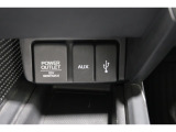 スマートフォンなどの音楽再生が可能なUSB接続ジャック装備車両です♪♪♪