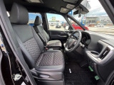 運転席シート廻りは使用感も少なく、良好な状態となっています。丁寧に使われていたことがよくわかりますね。