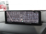 マツダコネクトの10.25インチワイドセンターディスプレイです。『Android Auto』『Apple CarPlay』や独自のコネクテッドサービスに対応したインターフェイスシステムです。