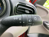 操作しやすい位置に配置されたウインカーレバー。安全確認をスムーズに行え、運転の信頼性を高めます。