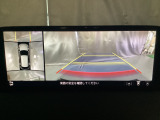 360度モニターは、4つのカメラによる前後左右・俯瞰映像でドライバーからは見えない領域の危険認知をサポート!全周囲の死角を減らし、狭い駐車場や幅寄せ、T字路の進入などの運転の安心感を高めます!
