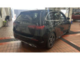 メルセデス・ベンツの定める厳しい基準をクリアしたお車のみをご案内させて頂きます。納車前整備はメーカー規定に基づき100項目にも及ぶ点検を熟練のメカニックによって行いご納車させて頂きます。