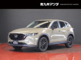 中古車専門再生工場にて熟練専任スタッフが丁寧に清掃、仕上げを実施しております。また、お客様に安心してご検討いただける様、公取協が定める基準に基づき車両検査を実施し、車両状態評価証を発行しております。