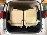 普段のお買い物や通勤、送迎等に十分な荷室スペースを確保しております。セカンドシートを倒すと、大きな荷物の積載も可能です♪