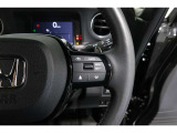 Hondaセンシングの機能のひとつ、アダプティブクルーズコントロール付!アクセルから足を離しても設定したスピードと前車との車間を保ち走行してくれます!車線維持もアシスト☆高速道路で疲労軽減ですね☆