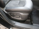 【パワーシート】電動なので、きめ細かい調整ができます!自分自身の運転姿勢に合わせた、適切なドライビングポジションが確保できます♪