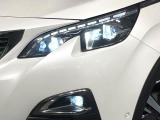●LEDヘッドライト:夜間走行時も良好な視界を確保し安心して運転できる高輝度LEDヘッドライトを装備!点灯速度が早く、消費電力も抑えられています。