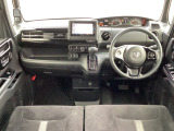 ミニバン並みの目線の高さなので前の見通しが良く運転しやすいです☆
