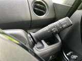 操作しやすいウインカーレバーは、安全な車線変更をサポート。直感的に操作できるので、運転に集中できます。確認もしやすい配置です。