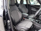 他の中古車販売店とは、異なった商品展開を実現するため、米国・Mitsuoka Motors Americaと連携を取りながらいち早く行動し、需要の先端商品を供給する体制づくりに努めています。