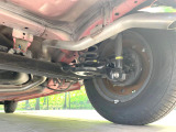 お車を安心してお乗りいただく為には、足回りの定期点検が欠かせません。サービスサポート(有償保証)では無料点検もご提供しており、安心のカーライフをお過ごしいただけるサポート体制が整っています。