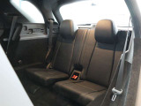 新車登録時からの36ヶ月間以内のメルセデスケア(メーカー保証)につきましては名義変更後に継承手続きいたします。故障の修理、メンテナンスサービスを新所有者の方が全国の正規販売店にてサービスを受けられます。