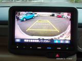 画質もキレイなバックカメラ、車庫入れが苦手な方も運転が好きになるはず。