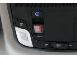 緊急通報ボタンが装備されています。ホンダコネクト対応。ご利用には、Honda Total Care プレミアムのご加入が必要です。