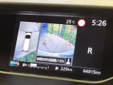 【アラウンドビューモニター】専用のカメラにより、上から見下ろしたような視点で360度クルマの周囲を確認することができます☆死角部分も確認しやすく、狭い場所での切り返しや駐車もスムーズに行えます。