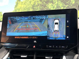 【パノラミックビューモニター】専用のカメラにより、上から見下ろしたような視点で360度クルマの周囲を確認することができます☆死角部分も確認しやすく、狭い場所での切り返しや駐車もスムーズに行えます。