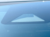 【トヨタセーフティセンス】走行中に前方の車両等を認識し、衝突しそうな時は警報とブレーキで衝突回避と被害軽減をアシスト。より安全にドライブをお楽しみいただけます。