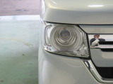 LEDヘッドライトは、点灯の瞬間から光量を発揮し、突然暗くなるトンネルなどでの安定感を高めます。