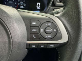 ステアリングスイッチ付き。前方から目を離すことなく操作することが可能です。
