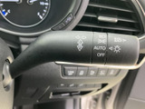 視認性の高いメーター類が、運転に必要な情報を的確に伝えます。運転状況が一目でわかり、安全運転をサポートします。