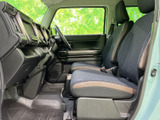運転席からの視界は良好です。操作系も配置が良く、運転に集中できます。快適なカーライフをサポートします。