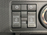 【両側パワースライドドア】スマートキーや運転席のスイッチで後席両側スライドドアの開閉が可能♪電動だから力を入れてドアを開ける必要が無く、小さなお子様でも簡単に開け閉めでき快適です♪