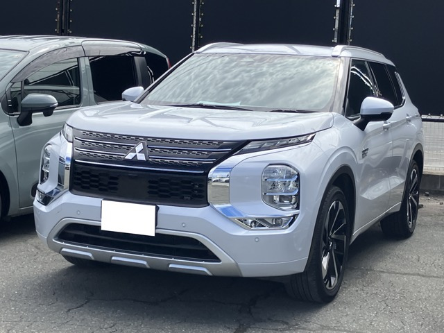 アウトランダー PHEV 2.4 P 4WD