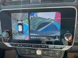 『アラウンドビューモニター』はスムーズな駐車と安全確認をサポートします。