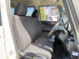 運転席シート廻りは使用感も少なく、良好な状態となっています。前オーナー様が丁寧に使っていたことがよくわかりますね。