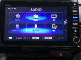 フルセグTVを搭載。CD/DVD再生、Bluetoothオーディオに対応しています。