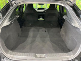 積み下ろしのしやすいデッキにはたっぷりと荷物を積み込んでいただけます。遊びから仕事まで、様々なシーンで頼れます♪