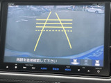 後方の状況を安全に確認できるモニター。駐車時や狭い道での運転をサポートします。運転の苦手な方にもおすすめです。