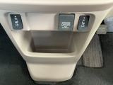 【シートヒーター】寒い日に重宝するシートヒーター!エアコンより早く温まってくれるので寒がりの人も安心です。エアコンの温風による乾燥が苦手、という方にもおすすめです。