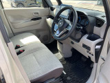 運転席の画像です。