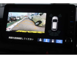 【バックカメラ】と【前後パーキングセンサー】