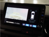 ◆リアワイドカメラシステム◆3種類の表示で後方確認をサポート♪セレクトレバーを「R」の位置に入れるとカメラ画像に切り替え。ノーマルビューでは従来のリアカメラと同様の標準的なビューで表示します!