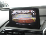 バックカメラを装備。駐車場などでの取り回しもスムーズに行っていただけます。