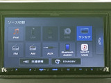 様々なソースに対応し、車内でのエンターテイメントを充実。お好みの音楽やラジオを楽しみながら、快適なドライブを体感してください。