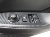 運転席のパワーウインドースイッチ部です。よく触れる場所だからこそ、使用状態があらわれますよね。ぜひこうした所もチェックしてください。