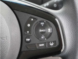 ◆アダプティブクルーズコントロール◆予め設定した車速内でクルマが自動的に加減速。前走車との適切な車間距離を維持しながら追従走行します。【LKAS】車線維持支援システムでステアリング操作を支援。