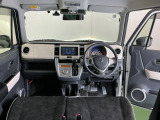 フロントガラスが大きく、ワイドな視界で運転もしやすくなるように設定されています。